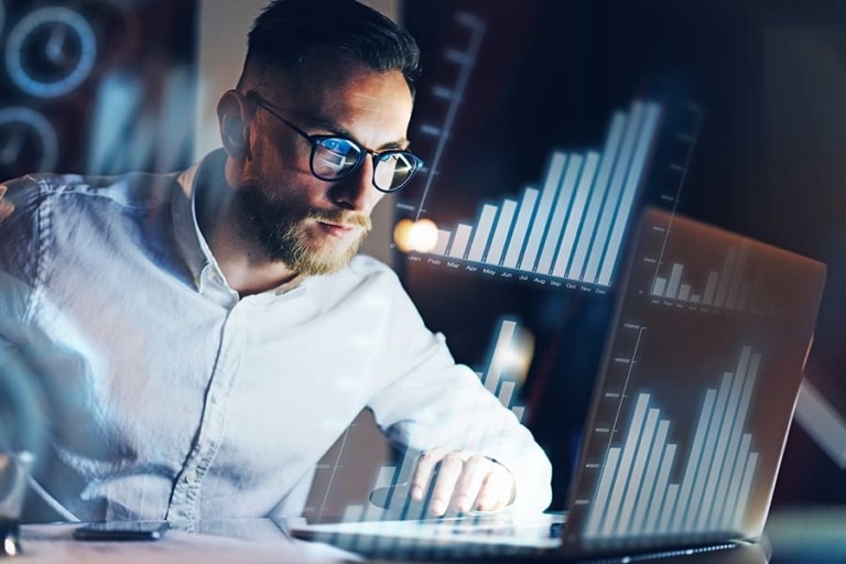 Comparer les différentes solutions BI (Business Intelligence) en entreprise